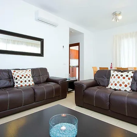 Playa Blanca Sleeps 6 Air Con Wifi *